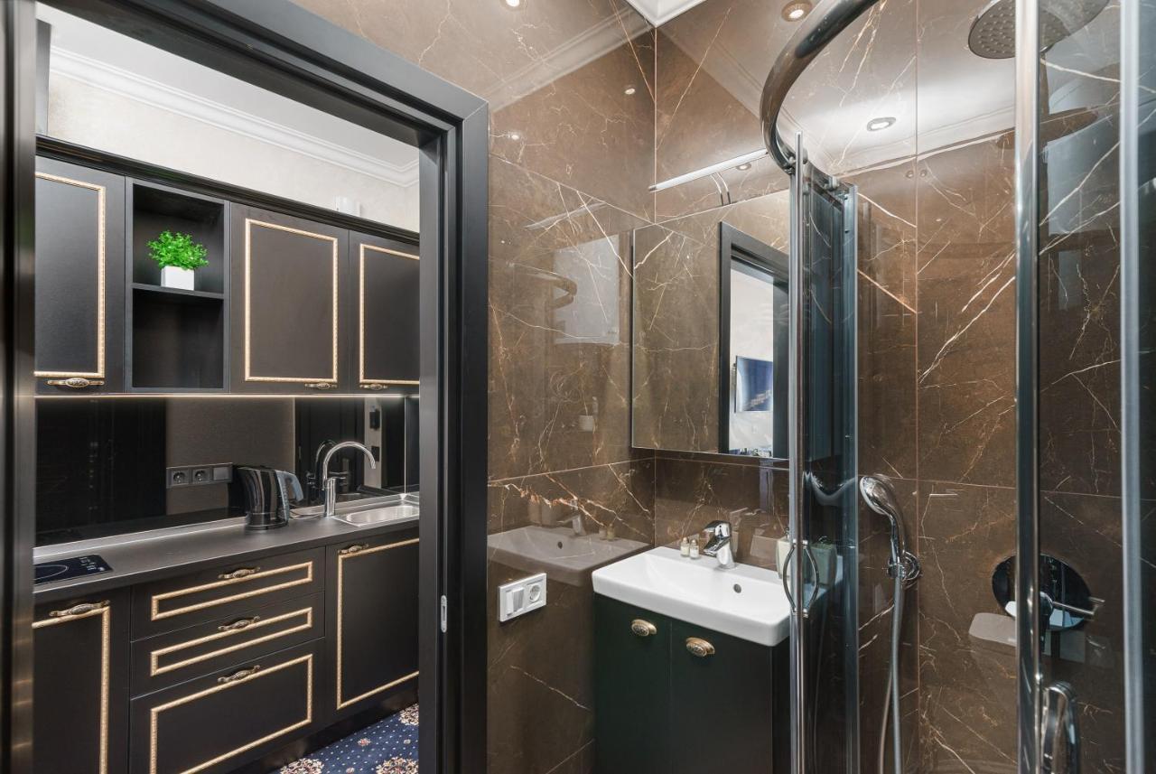Apart Hotel D'Monica Odessa Eksteriør billede