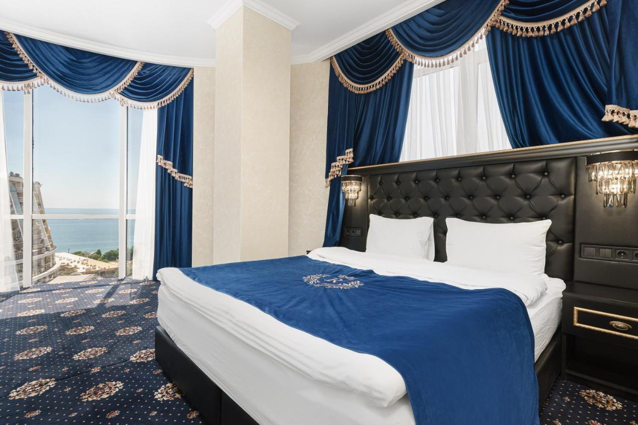 Apart Hotel D'Monica Odessa Eksteriør billede